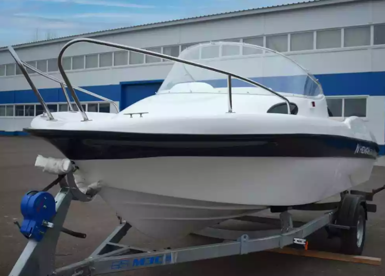 Стеклопластиковый катер Neman-530 с каютой в Чебоксарах