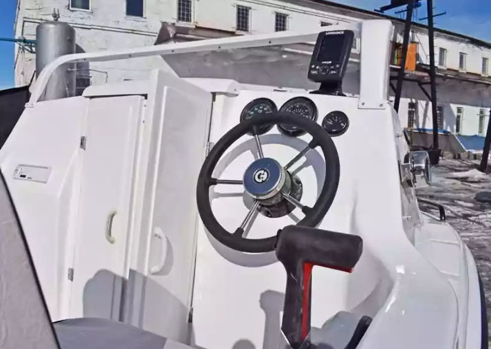 Комбинированный катер Neman-500 с каютой в Чебоксарах