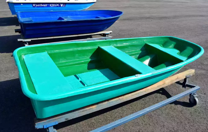 Стеклопластиковая лодка Старт (тримаран) в Чебоксарах