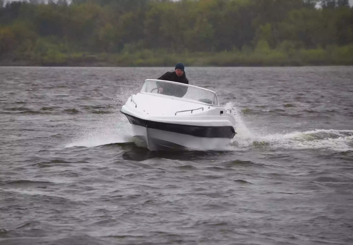 Стеклопластиковый катер Neman-500 Р в Чебоксарах