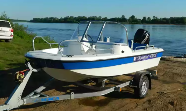 Стеклопластиковый катер Wyatboat-430 DC (тримаран) в Чебоксарах