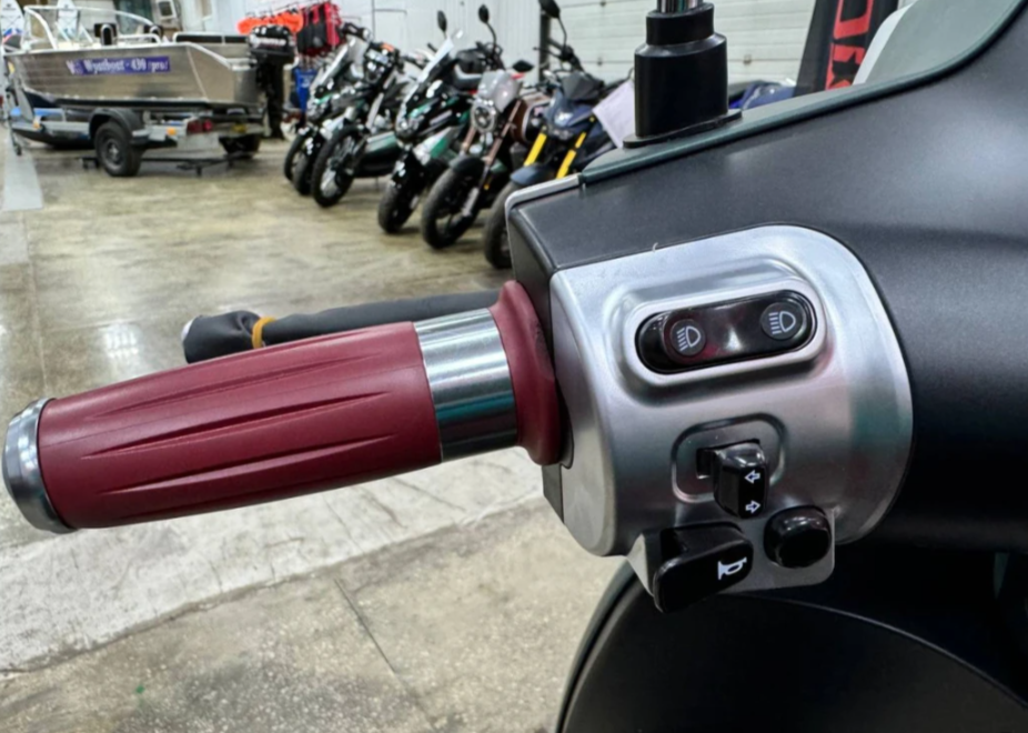 Скутер PROMAX Miami 240 (49) в Чебоксарах