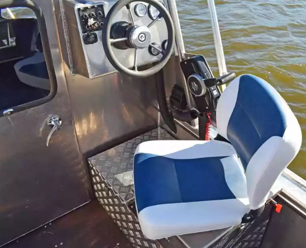 Алюминиевый катер Неман 550 с каютой в Чебоксарах