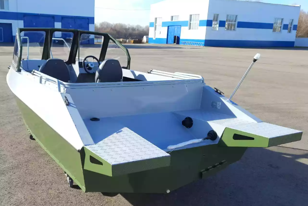 Алюминиевый катер Неман-550 DC Pro в Чебоксарах