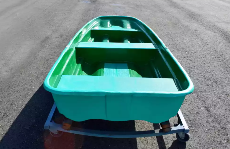 Стеклопластиковая лодка Старт (тримаран) в Чебоксарах