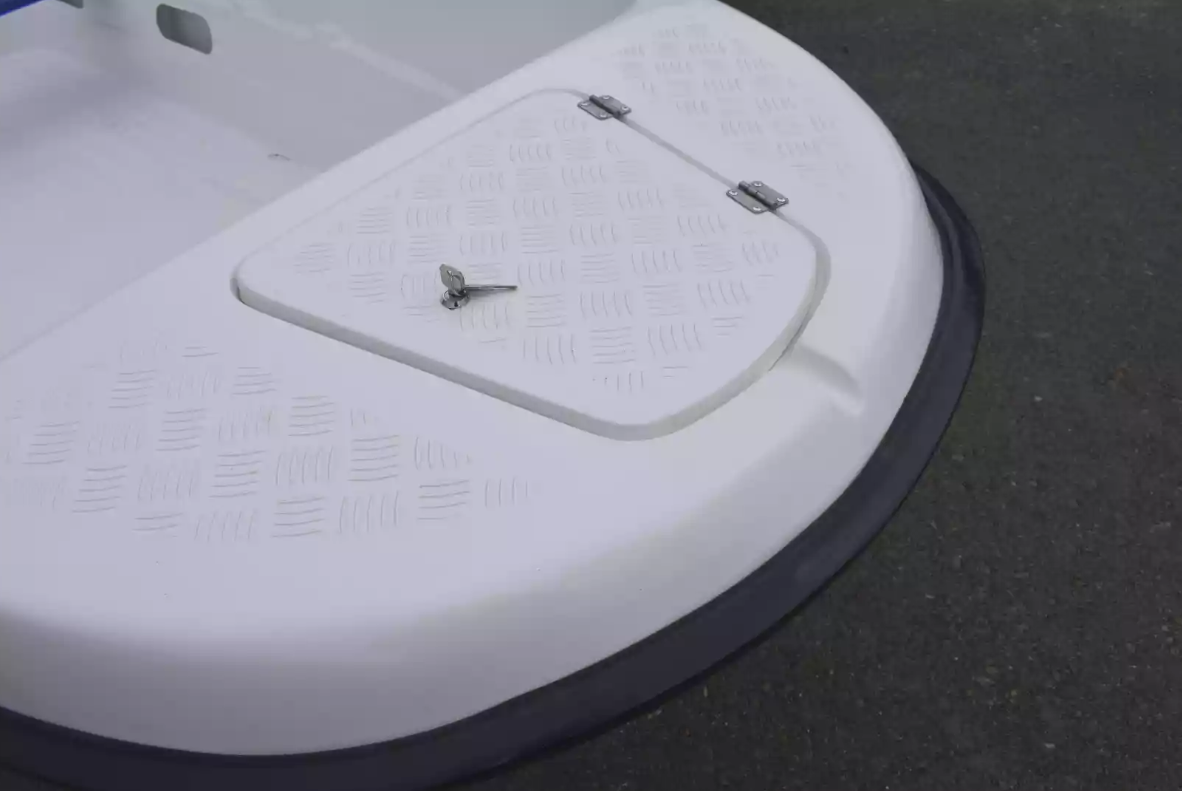 Стеклопластиковая лодка Пингвин New (тримаран) в Чебоксарах