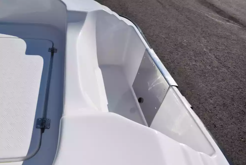 Стеклопластиковая лодка Пингвин (тримаран) в Чебоксарах