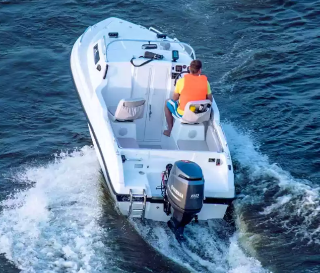 Стеклопластиковый катер Neman-500 в Чебоксарах