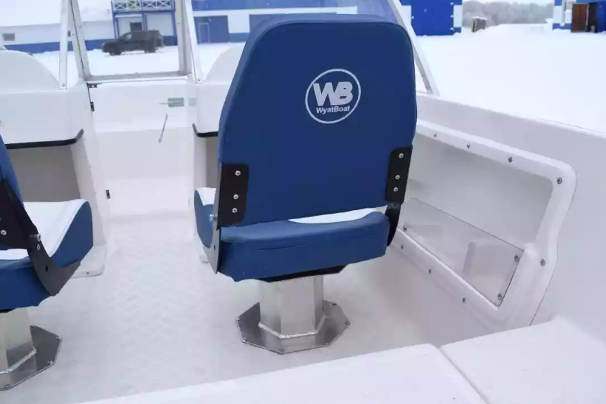 Стеклопластиковый катер Wyatboat-430DCМ (килевая) в Чебоксарах