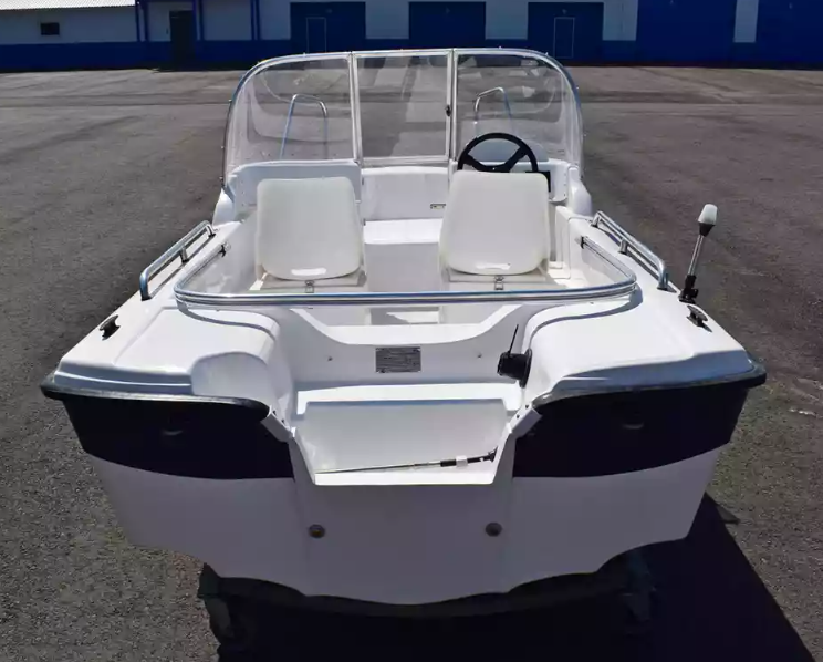 Стеклопластиковый катер Wyatboat-430 DC (тримаран) в Чебоксарах