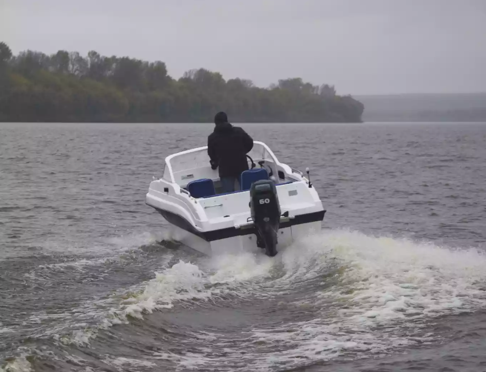 Стеклопластиковый катер Neman-500 Р в Чебоксарах