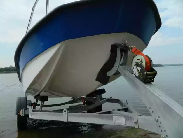 Стеклопластиковый катер Wyatboat-430 DCM (тримаран) в Чебоксарах