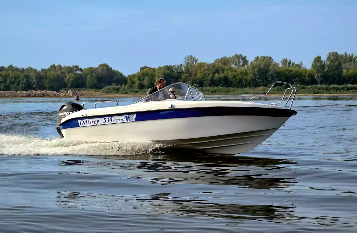 Стеклопластиковый катер Neman-530 Open в Чебоксарах