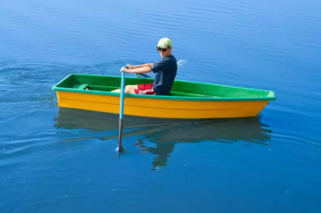Стеклопластиковая лодка Малютка в Чебоксарах