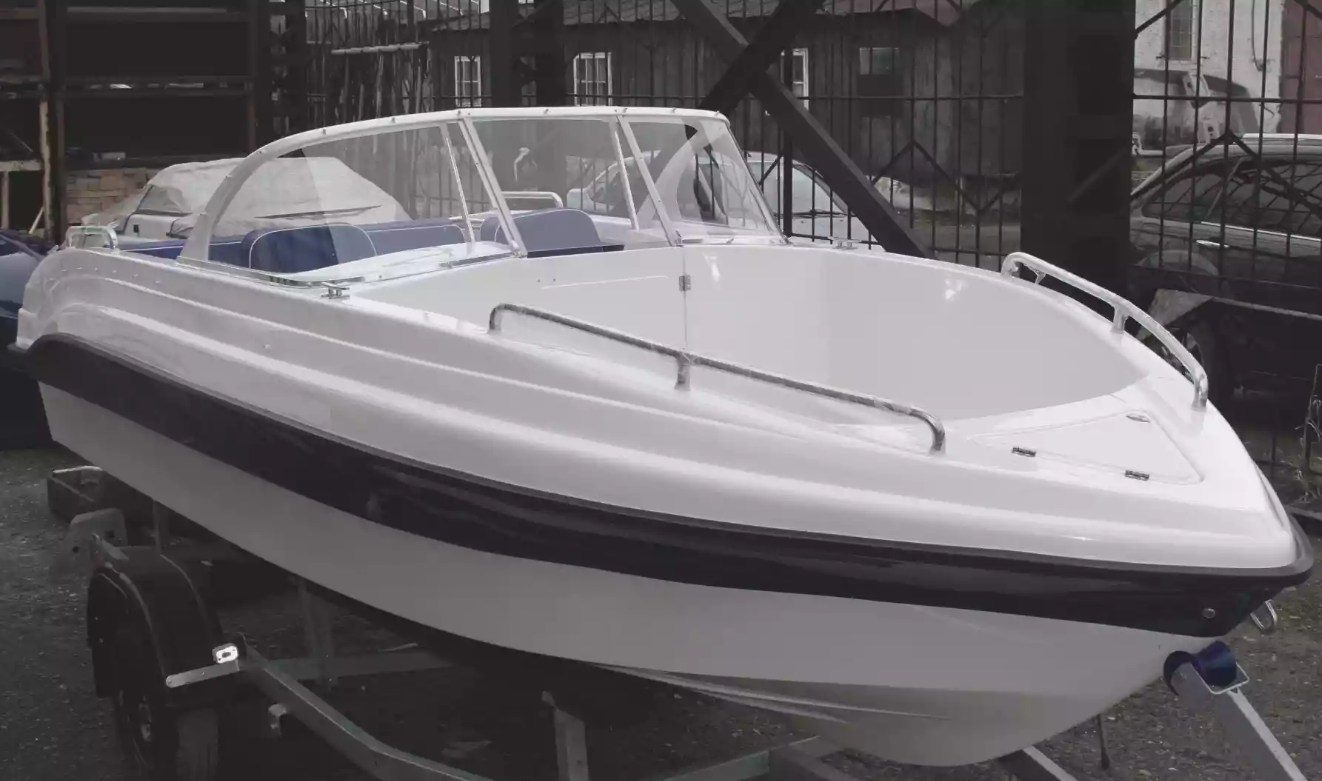 Стеклопластиковый катер Neman-500 Open в Чебоксарах