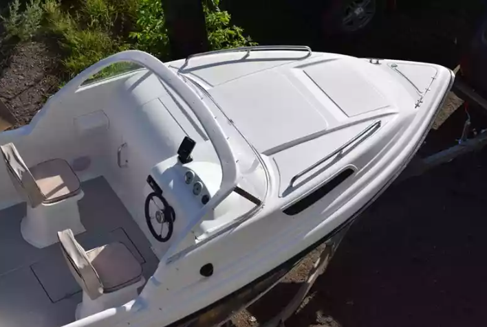 Комбинированный катер Neman-550 с каютой в Чебоксарах