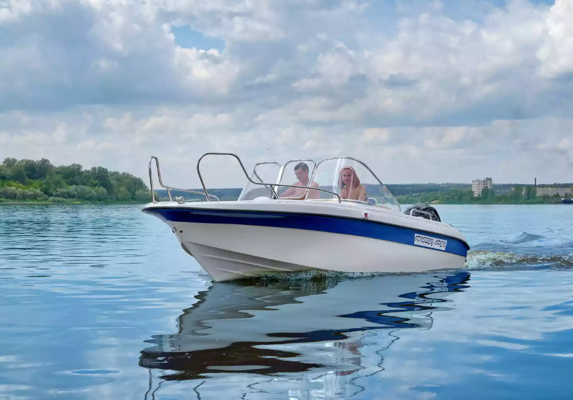 Стеклопластиковый катер Neman-530 Open в Чебоксарах