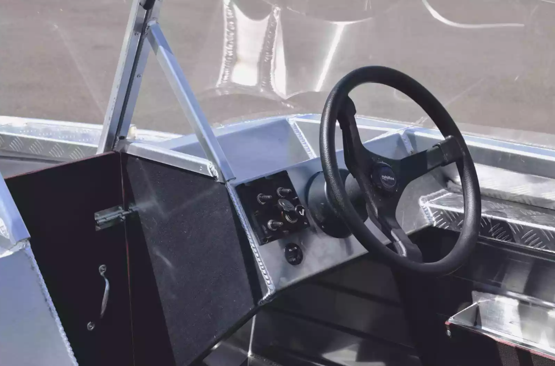 Алюминиевая лодка Wyatboat-390 DCM в Чебоксарах