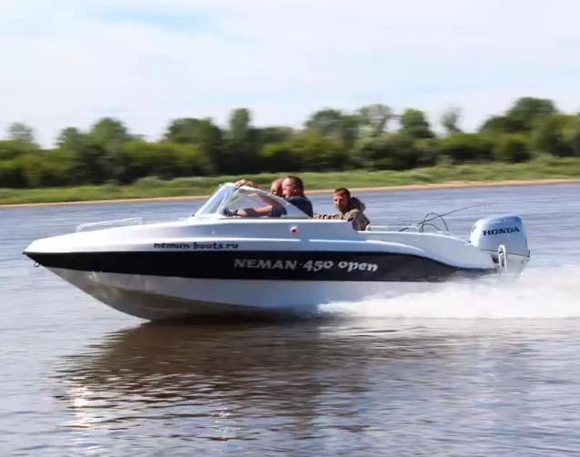 Стеклопластиковый катер Neman-450 Open в Чебоксарах