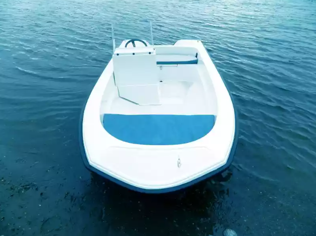 Стеклопластиковый катер Тримаран Wyatboat 430 C в Чебоксарах