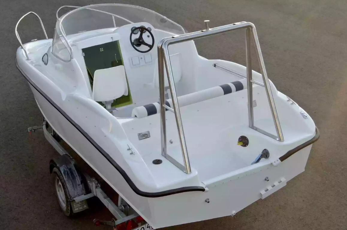 Комбинированный катер Neman-530 с каютой в Чебоксарах