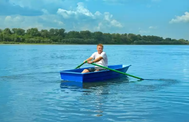 Стеклопластиковая лодка Малютка в Чебоксарах