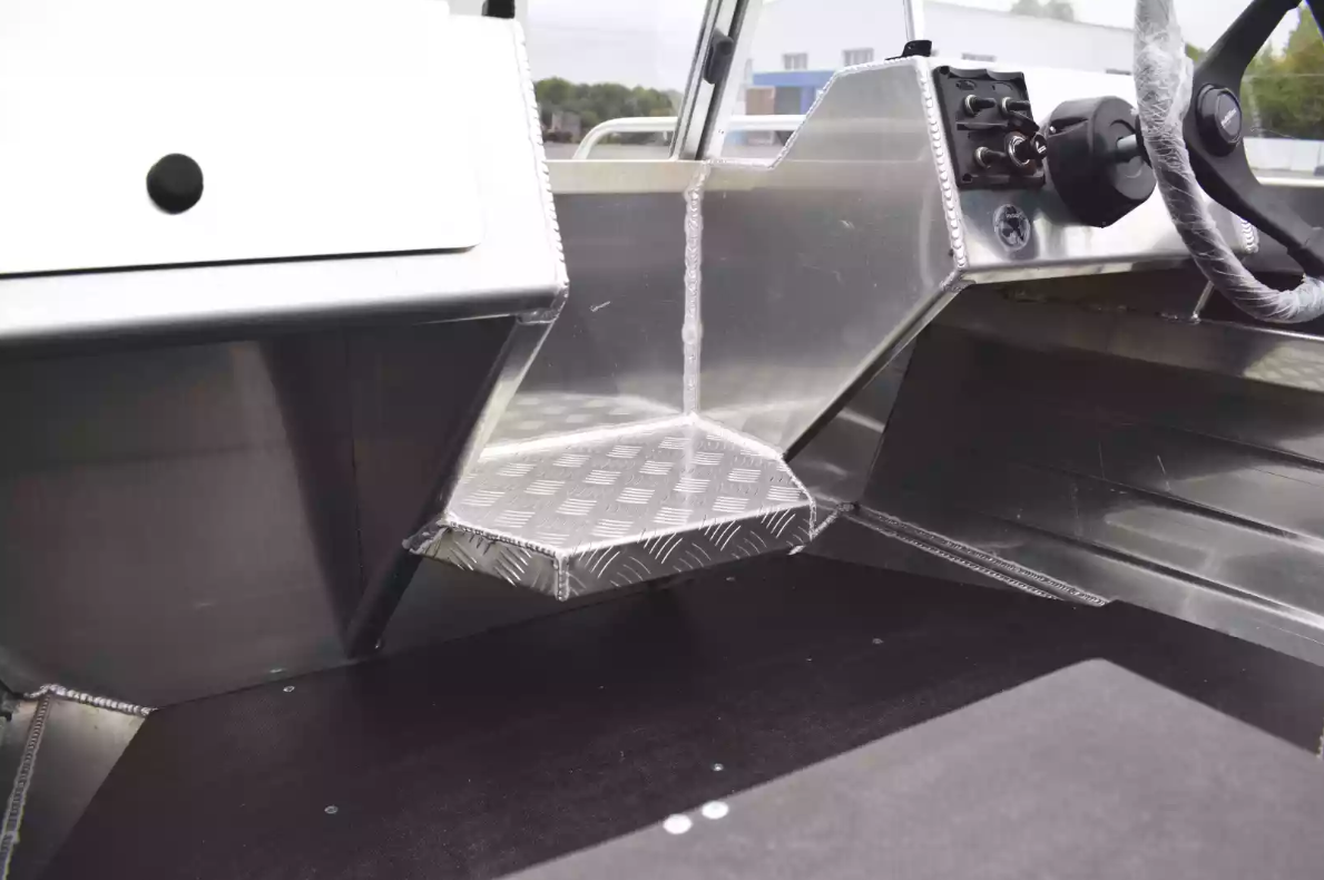 Алюминиевый катер Neman-400 PRO в Чебоксарах