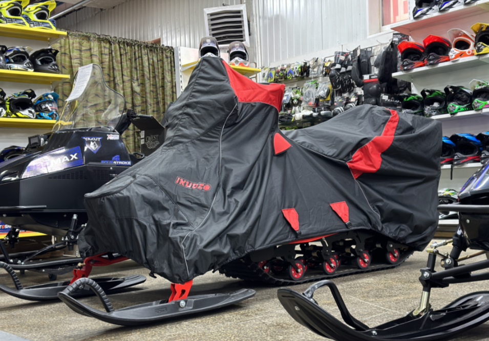 Чехол транспорт. снегохода IKUDZO HUNTER черно-красный Оксфорд ПРЕМИУМ качества с лого IKUDZO в Чебоксарах