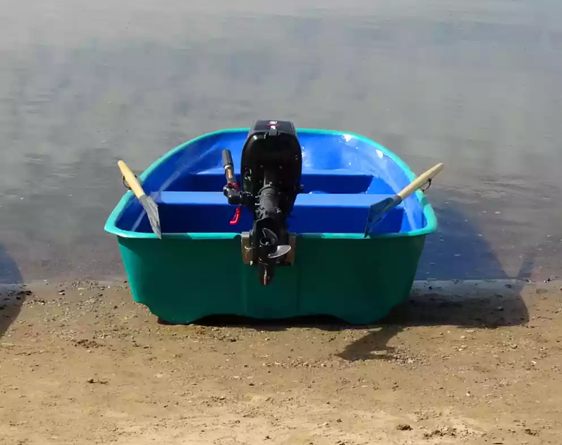 Стеклопластиковая лодка Старт (тримаран) в Чебоксарах