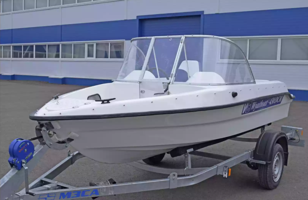 Стеклопластиковый катер Wyatboat-430DCМ (килевая) в Чебоксарах