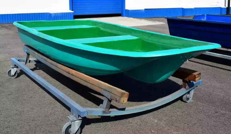 Стеклопластиковая лодка Старт (тримаран) в Чебоксарах