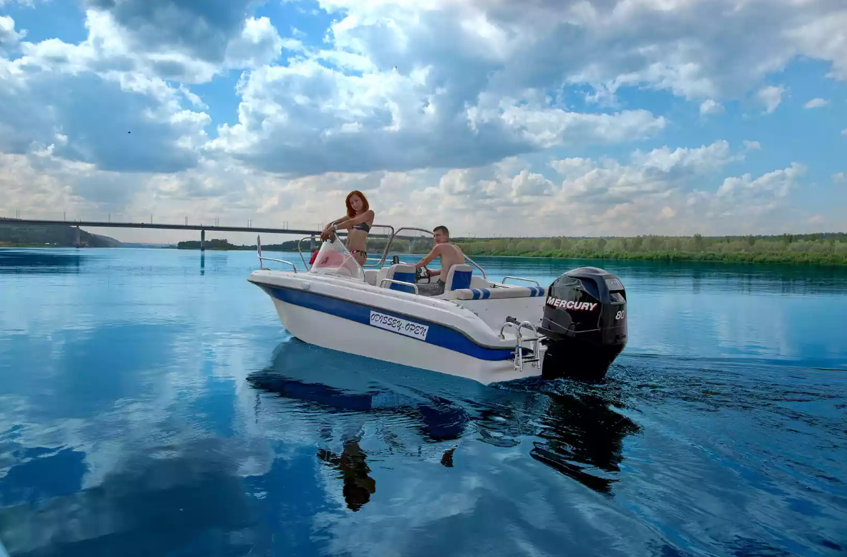 Стеклопластиковый катер Neman-530 Open в Чебоксарах