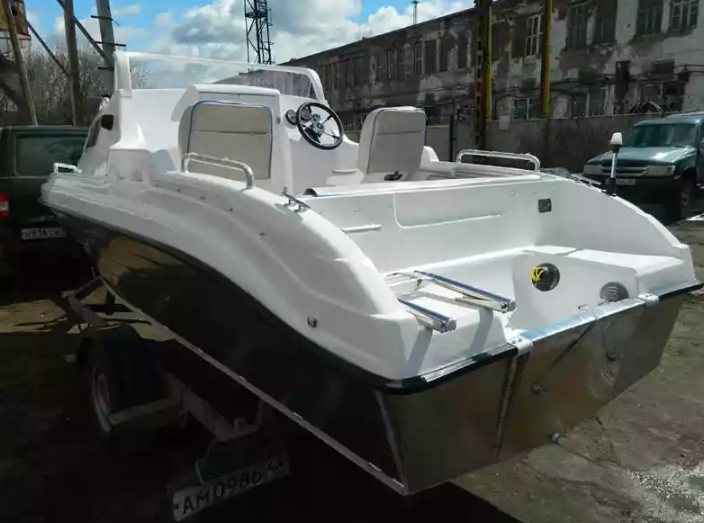 Комбинированный катер Neman-500 с каютой в Чебоксарах