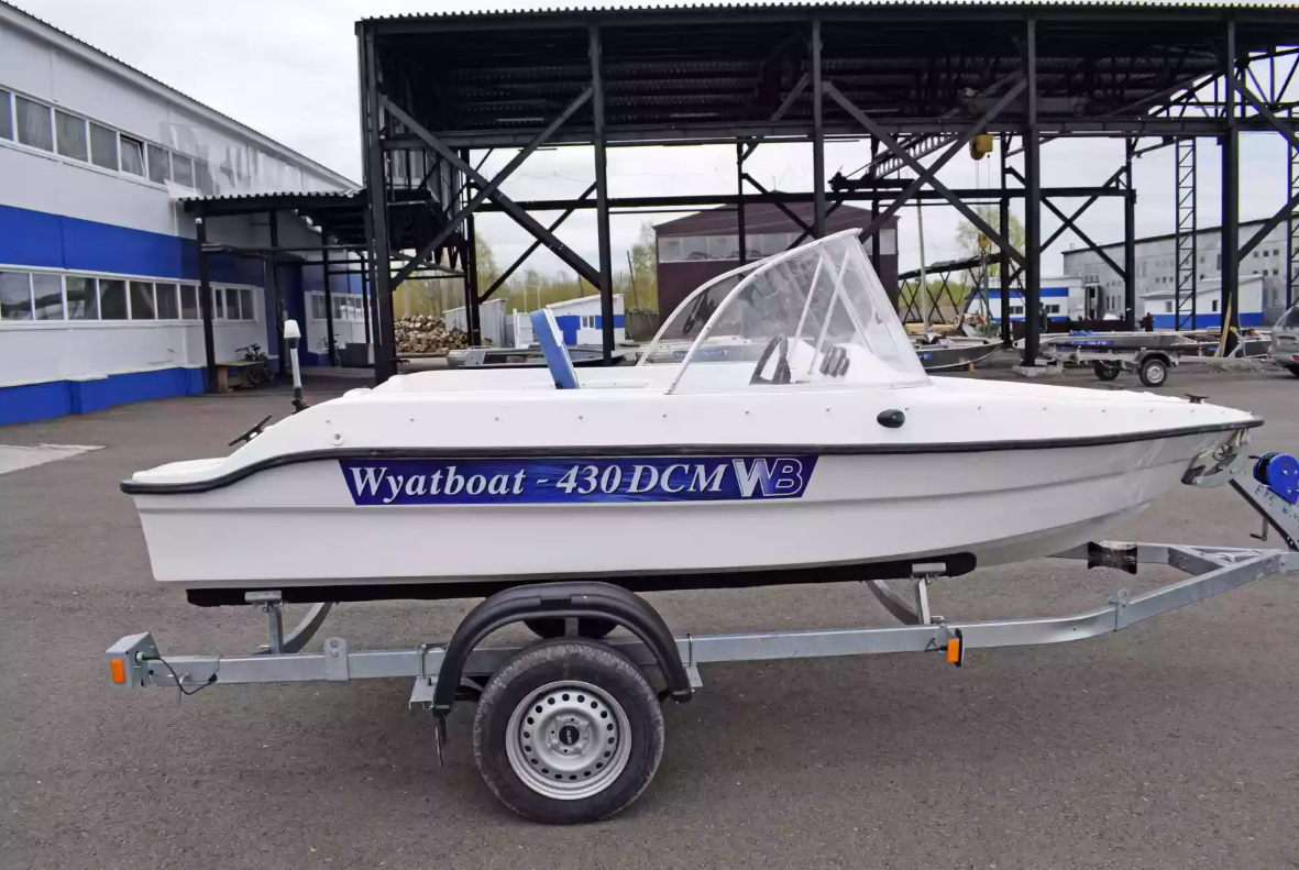 Стеклопластиковый катер Wyatboat-430DCМ (килевая) в Чебоксарах