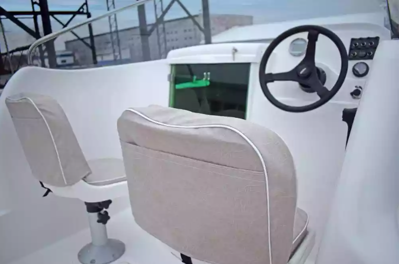 Стеклопластиковый катер Neman-530 с каютой в Чебоксарах