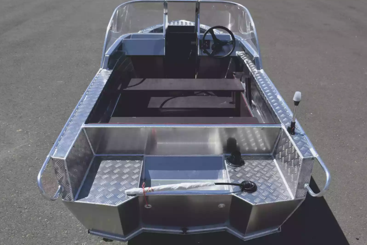 Алюминиевый катер Wyatboat-390 DCM в Чебоксарах