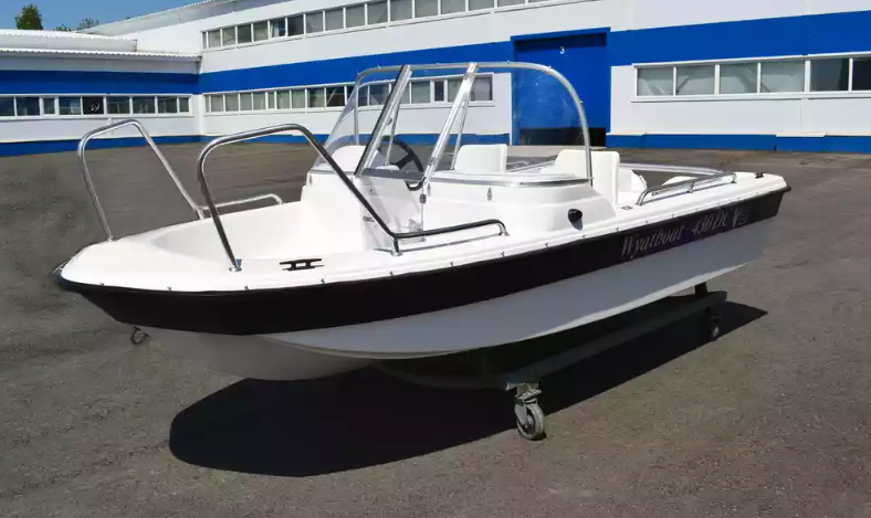 Стеклопластиковый катер Wyatboat-430 DC (тримаран) в Чебоксарах