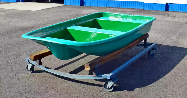 Стеклопластиковая лодка Старт (тримаран) в Чебоксарах