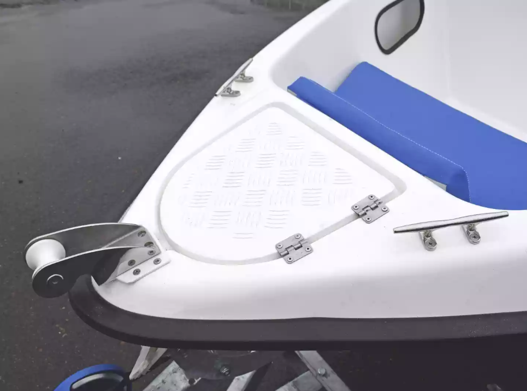 Стеклопластиковый катер Wyatboat-430DCМ (килевая) в Чебоксарах