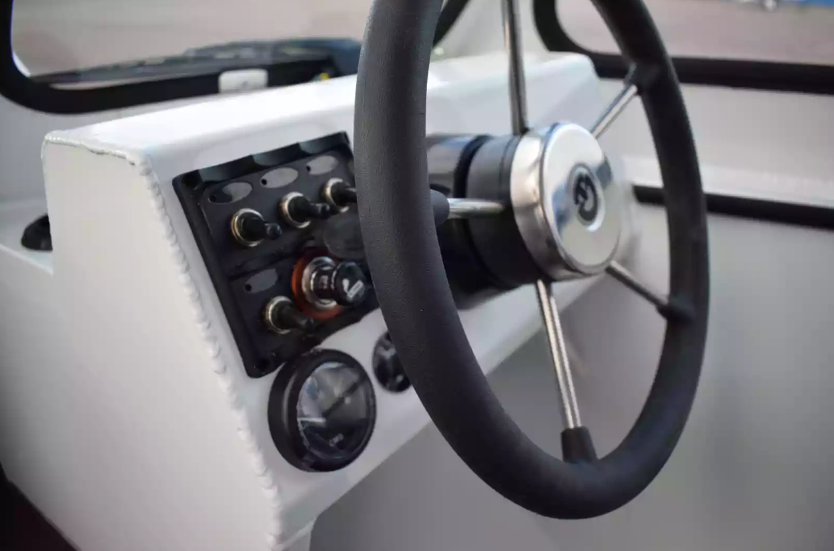 Алюминиевый катер Неман-500 (закрытая рубка) в Чебоксарах