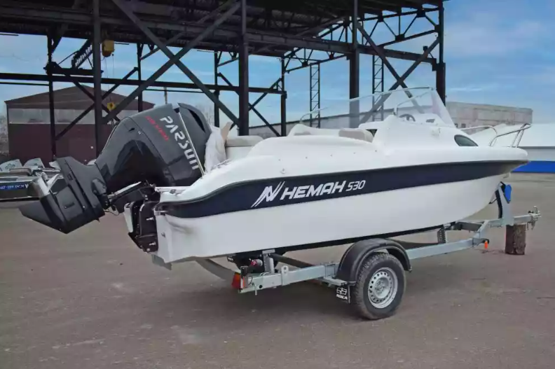 Стеклопластиковый катер Neman-530 с каютой в Чебоксарах