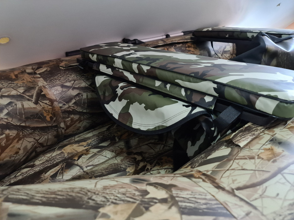 КОМПЛЕКТ МЯГКИХ НАКЛАДОК С СУМКОЙ ДЛЯ ЛОДОК 80Х20 КАМУФЛЯЖ в Чебоксарах