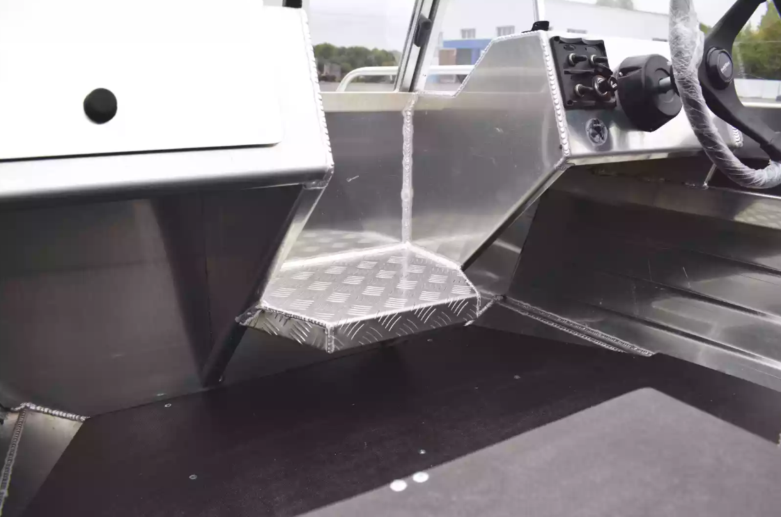 Алюминиевая лодка  Neman-400 PRO в Чебоксарах