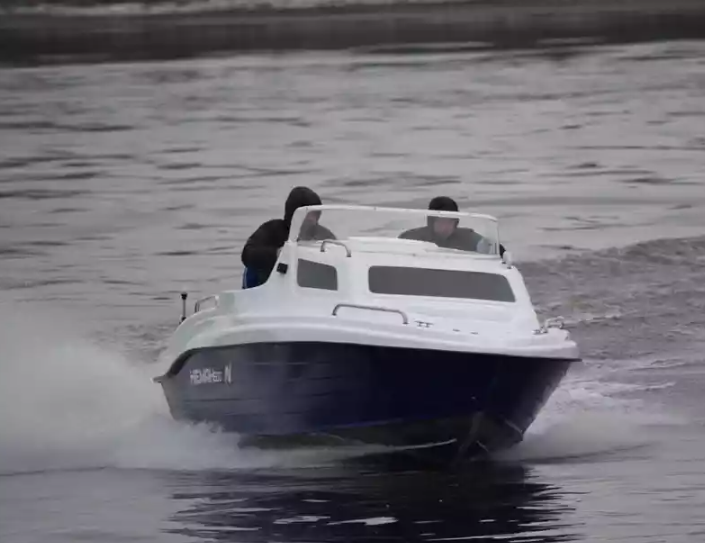 Комбинированный катер Neman-500 с каютой в Чебоксарах