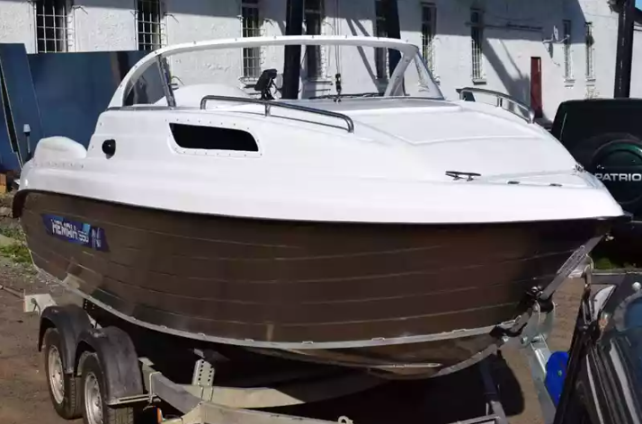 Комбинированный катер Neman-550 с каютой в Чебоксарах