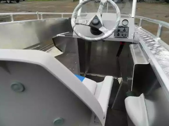 Алюминиевый катер Wyatboat-490 C в Чебоксарах