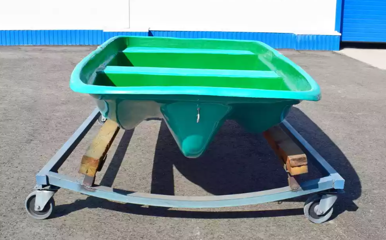 Стеклопластиковая лодка Старт (тримаран) в Чебоксарах