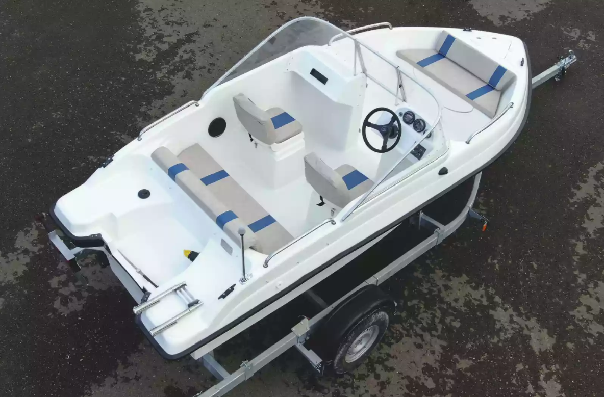 Стеклопластиковый катер Wyatboat-3 DC Open в Чебоксарах