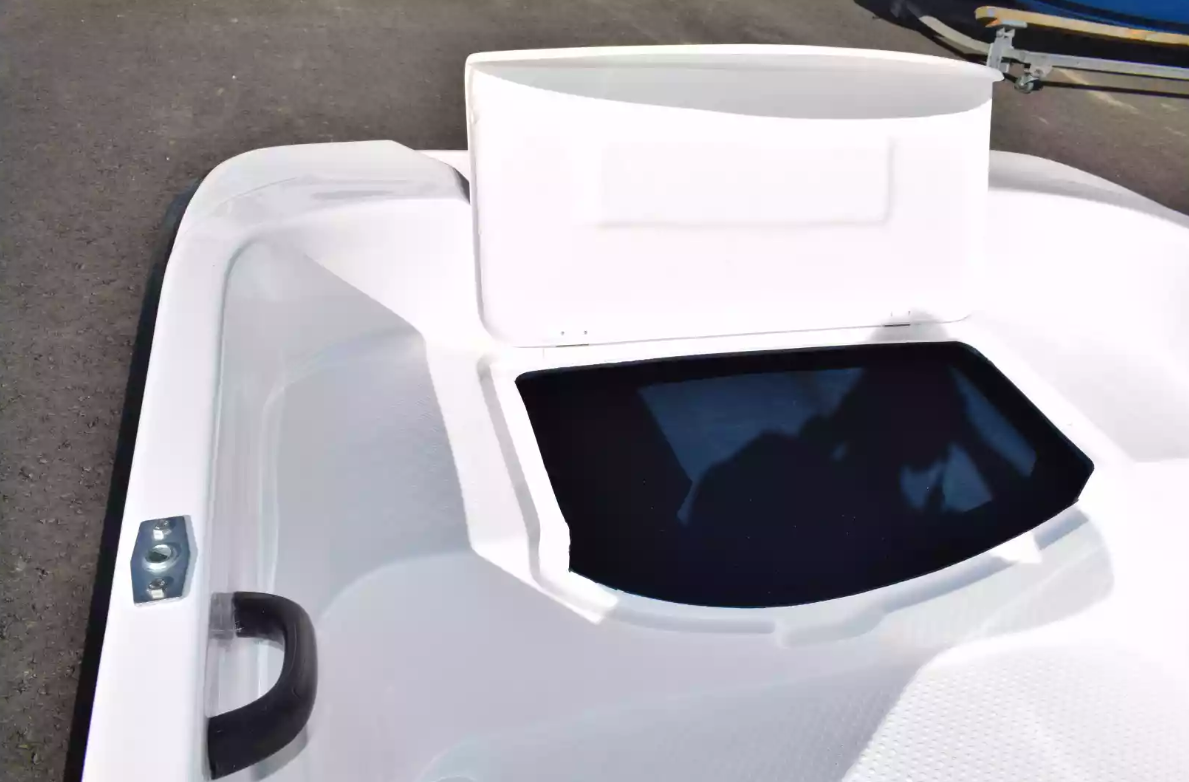 Стеклопластиковая лодка Пингвин (тримаран) в Чебоксарах