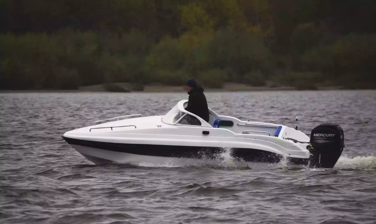 Стеклопластиковый катер Neman-500 Р в Чебоксарах